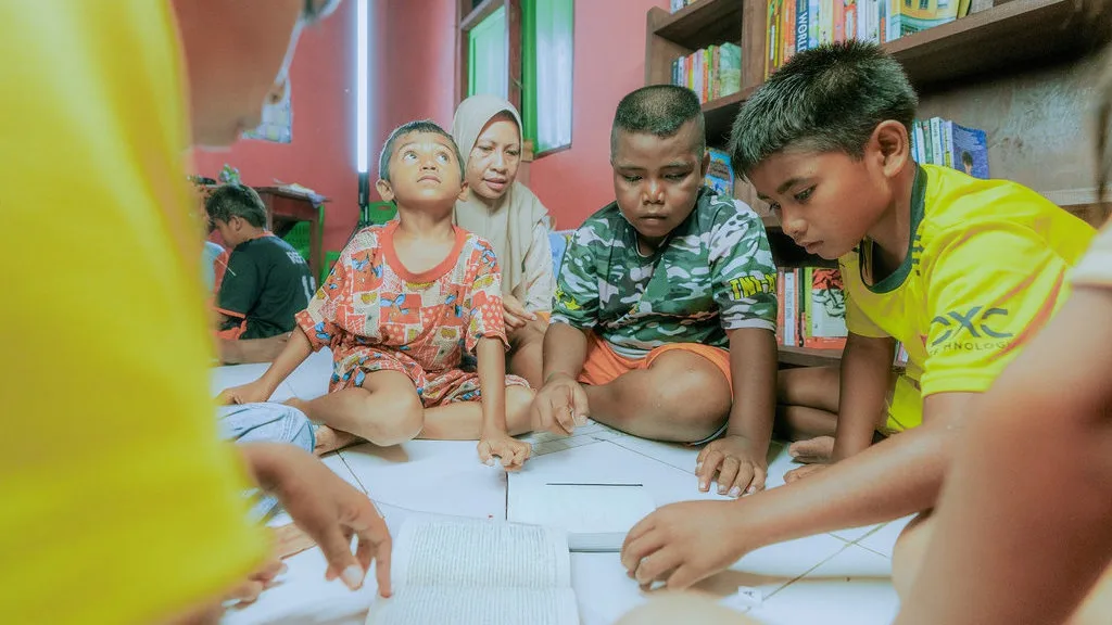 Tekan Buta Aksara, Harita Nickel Hadirkan 3 Rumah Belajar di Pulau Obi