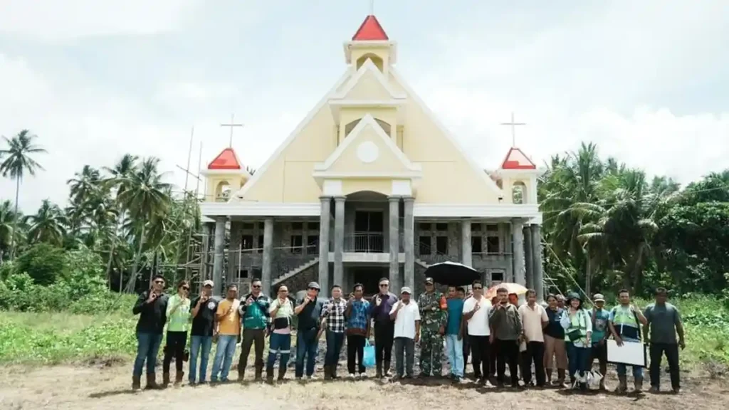 Harita Nickel Peduli, Bantu Bangun Gereja di Obi Selatan