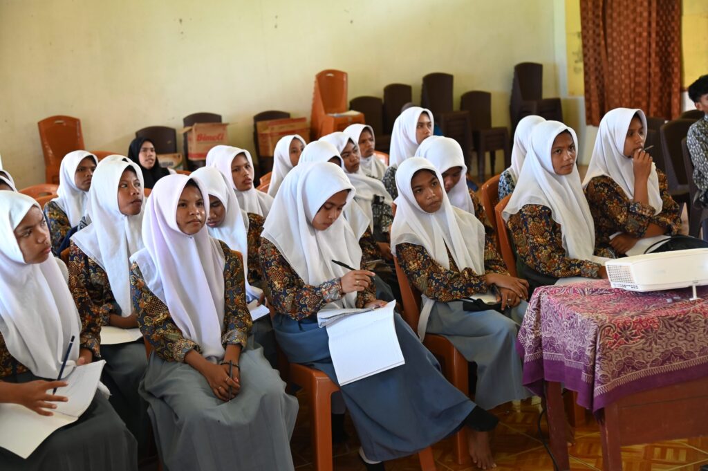 Dari Ruang Kelas di Obi, Kesadaran Menjaga Satwa Endemik Mulai Tumbuh