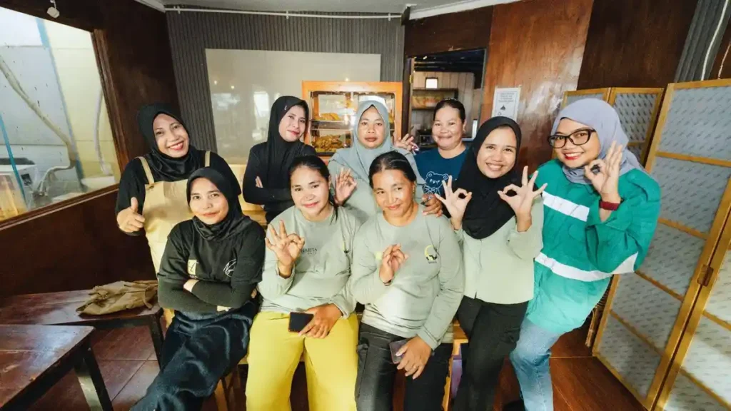 Di Tengah Hilirisasi Nikel, Perempuan Pulau Obi Menemukan Jalan Baru Gerakkan Ekonomi